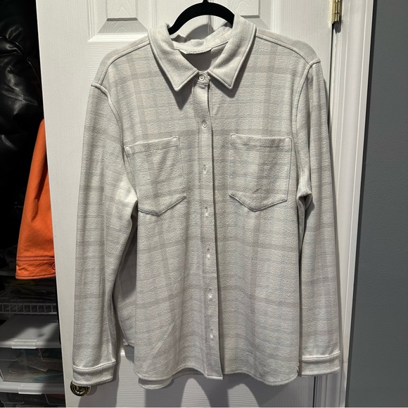 Alpine Design Women's Plaid Button Up Shirt in White/Blue - Picture 1 of 4